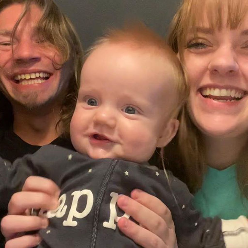 Bear Brown, Raiven Adams und ihr Sohn River im September 2020