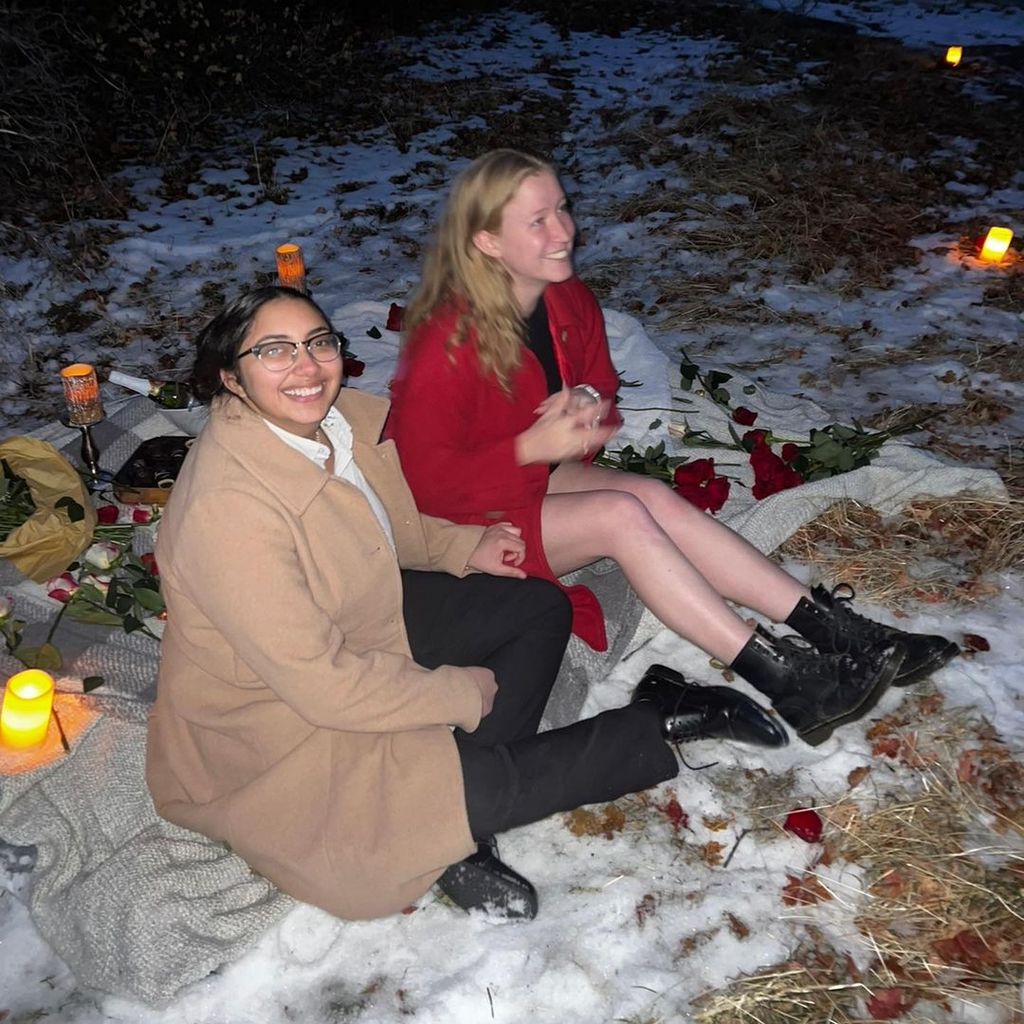 Beatriz Queiroz und Gwendlyn Brown bei ihrer Verlobung