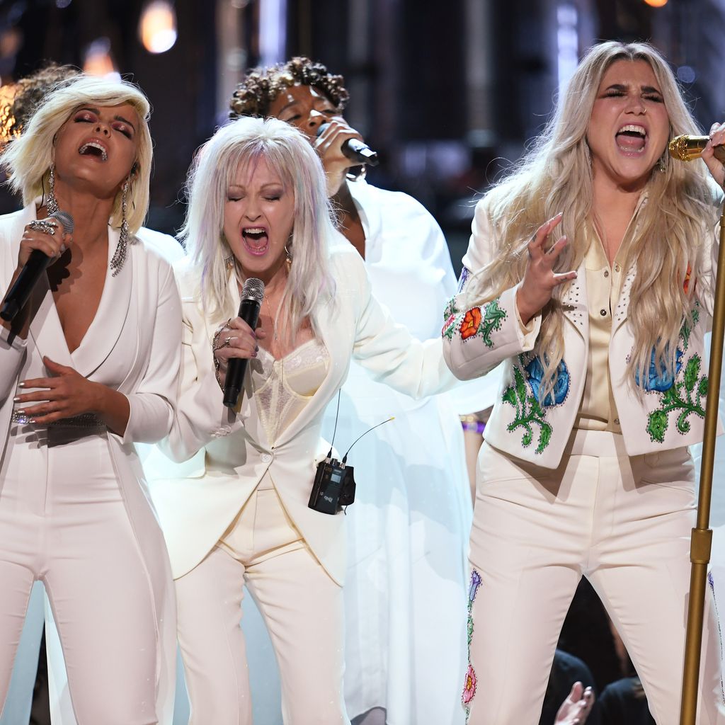 Bebe Rexha, Cyndi Lauper, Kesha und Camila Cabello bei den Grammy Awards 2018