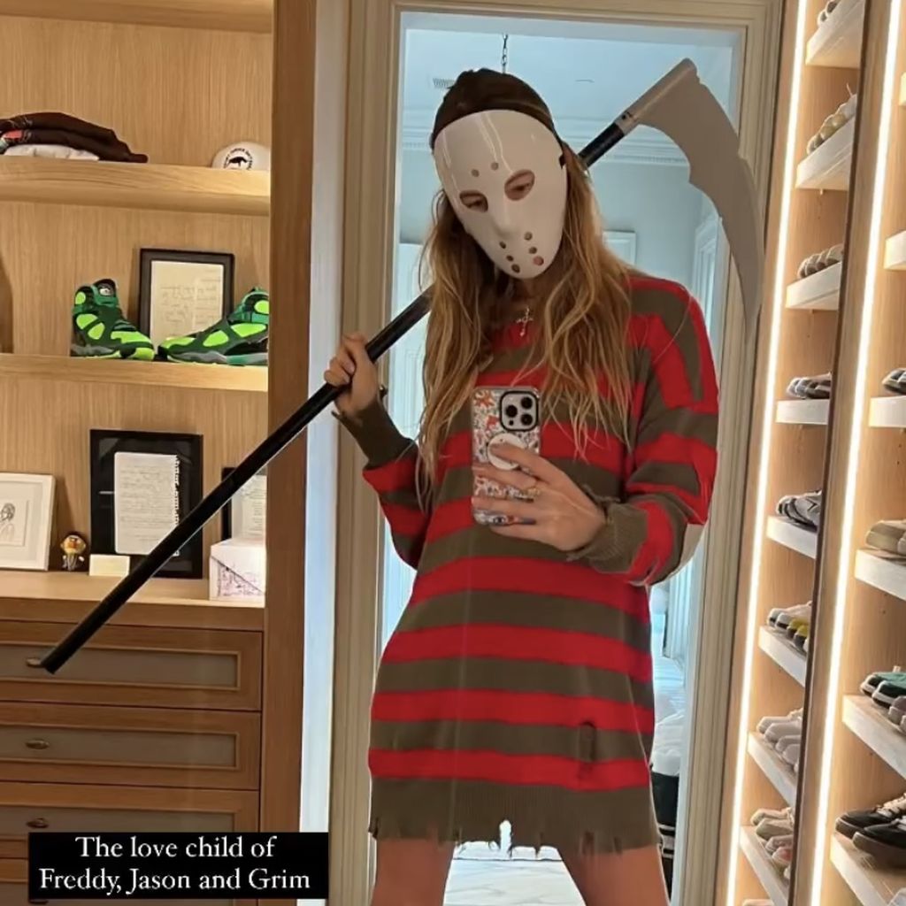 Behati Prinsloo in Verkleidung