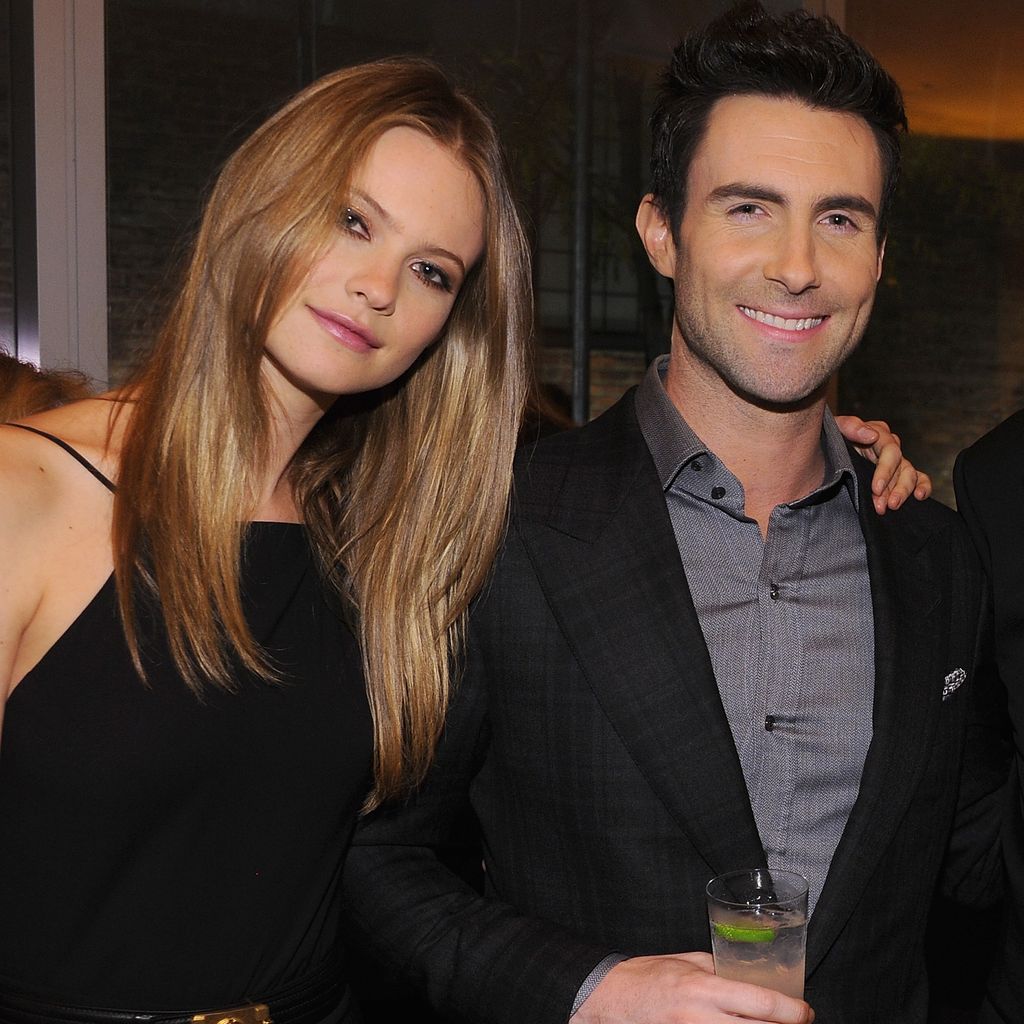 Behati Prinsloo und Adam Levine im Oktober 2012