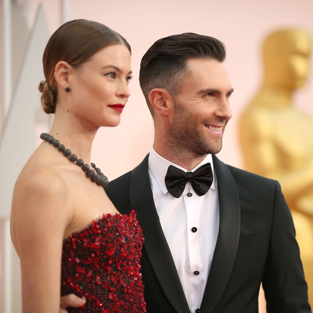 Behati Prinsloo und Adam Levine im Februar 2015 in Hollywood