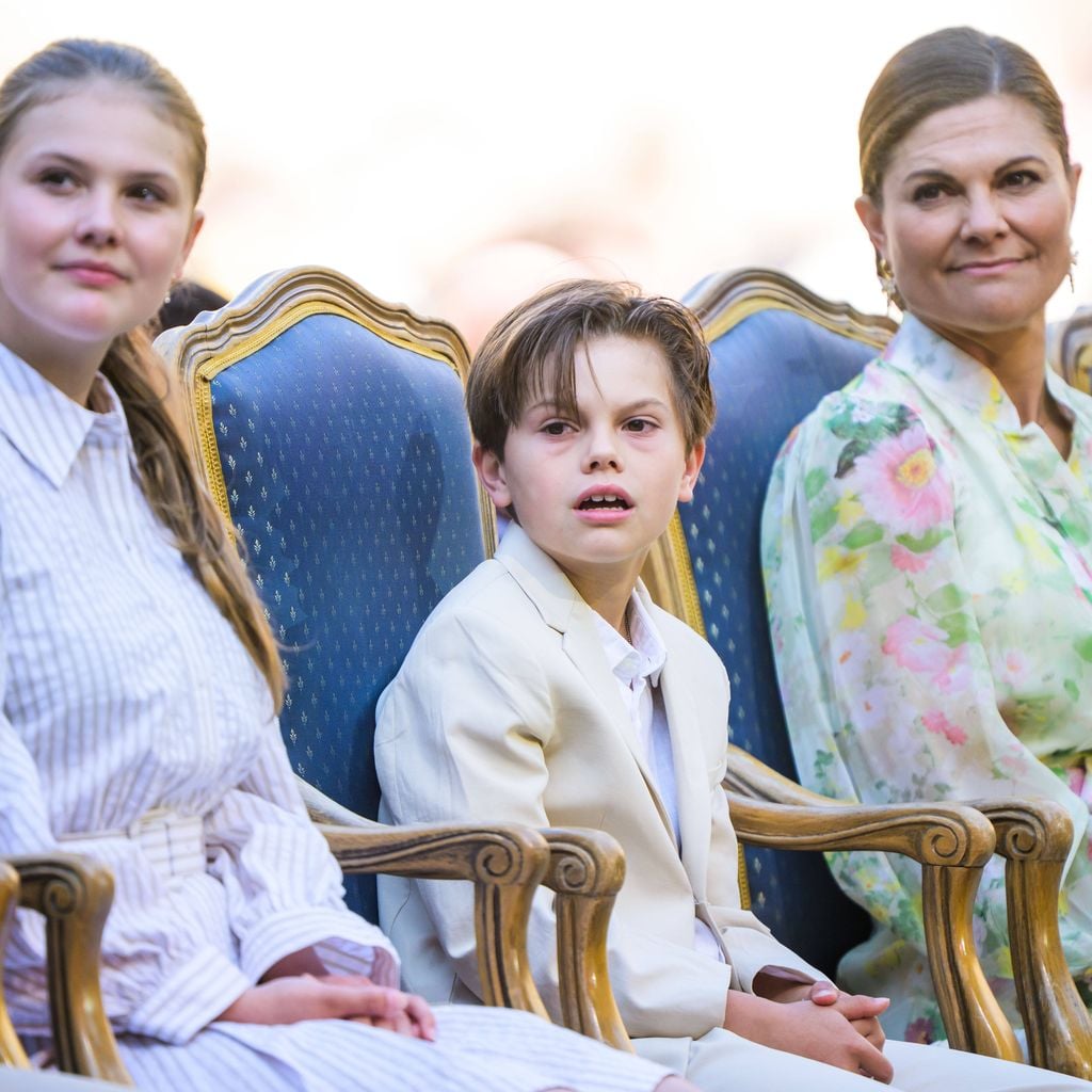 Bei der Verleihung des Victoriapreises in Borgholm: Prinzessin Estelle, Prinz Oscar und Prinzessin Victoria am 14. Juli 2026