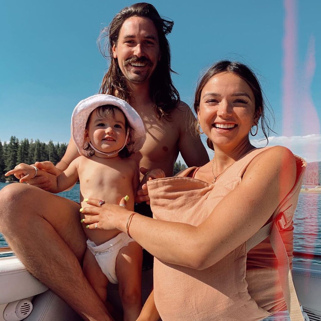 Bekah Martinez mit ihrem Freund Grayston Leonard und ihren Kindern Ruth und Franklin