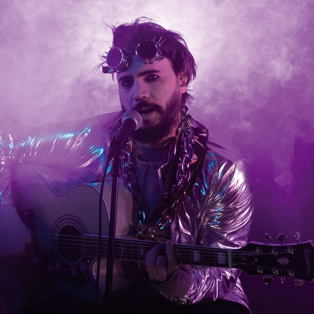 Bela Klentze, Sänger von Stairway to Violet