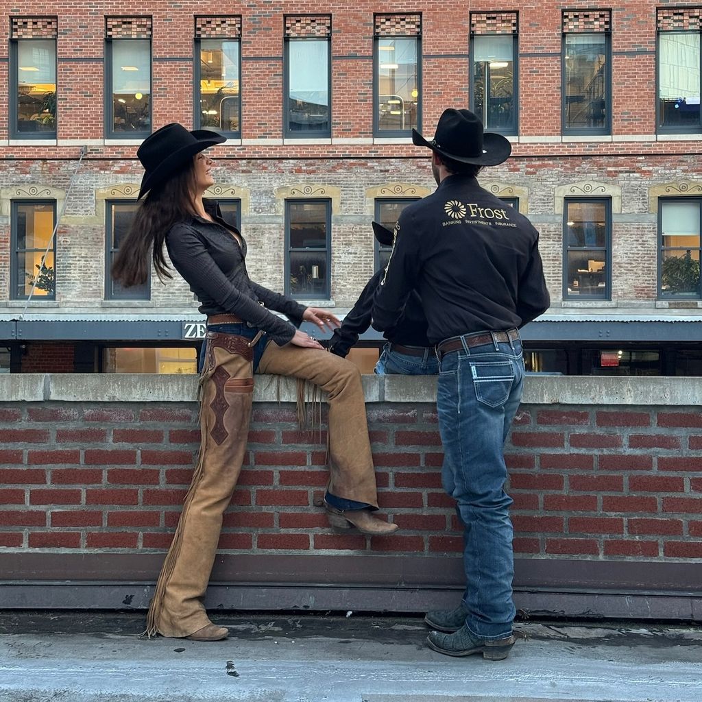 Bella Hadid und Adan Banuelos im September 2024