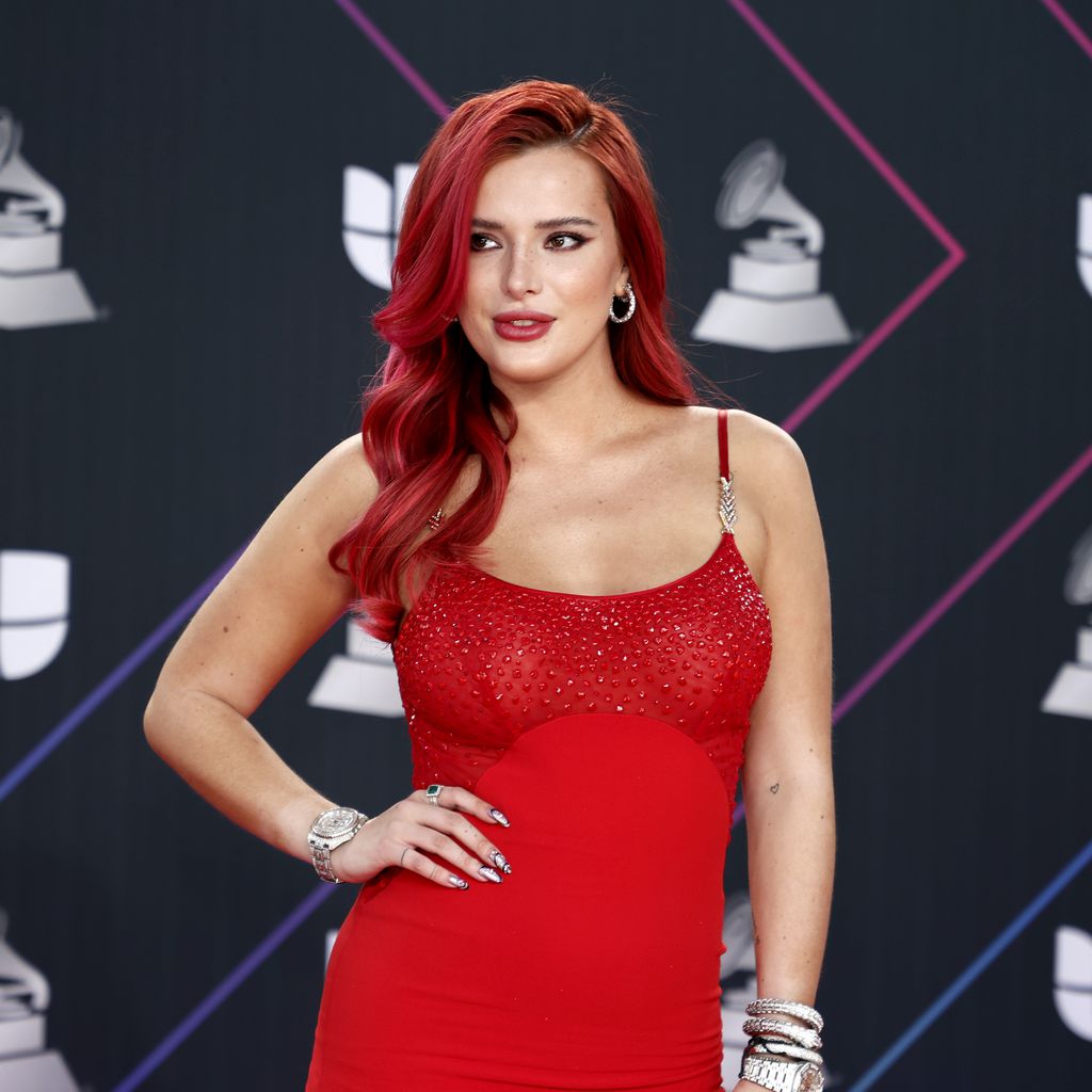 Bella Thorne bei den Latin Grammy Awards 2021