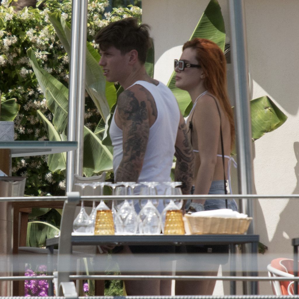 Bella Thorne mit ihrem Verlobten Benjamin Mascolo im Juni 2021