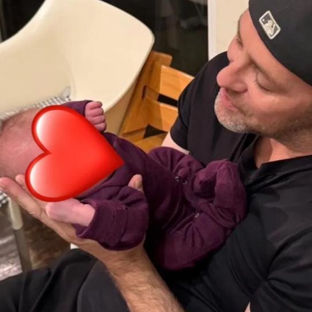 Ben Blümel mit seinem dritten Baby, Dezember 2024