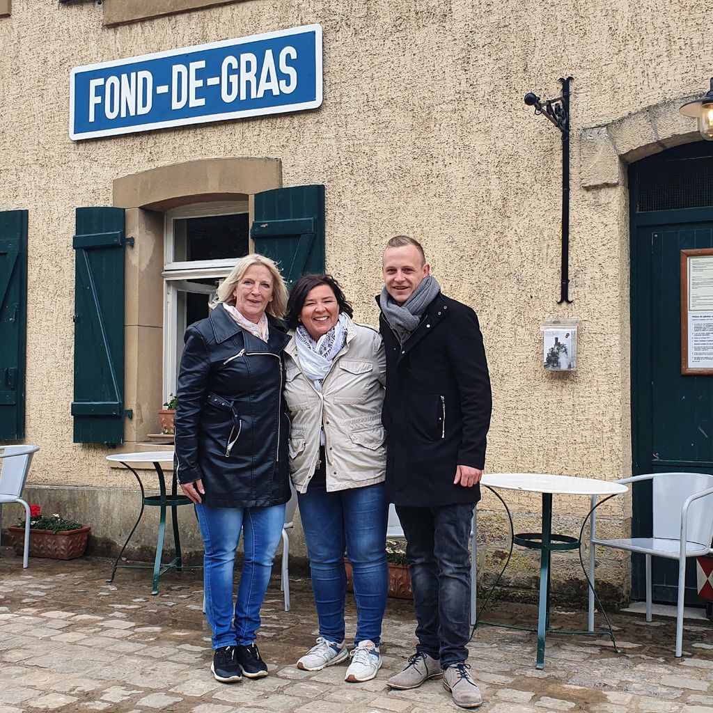 Ben mit seiner Mutter Mireille und Vera Int-Veen bei "Schwiegertochter gesucht" 2021