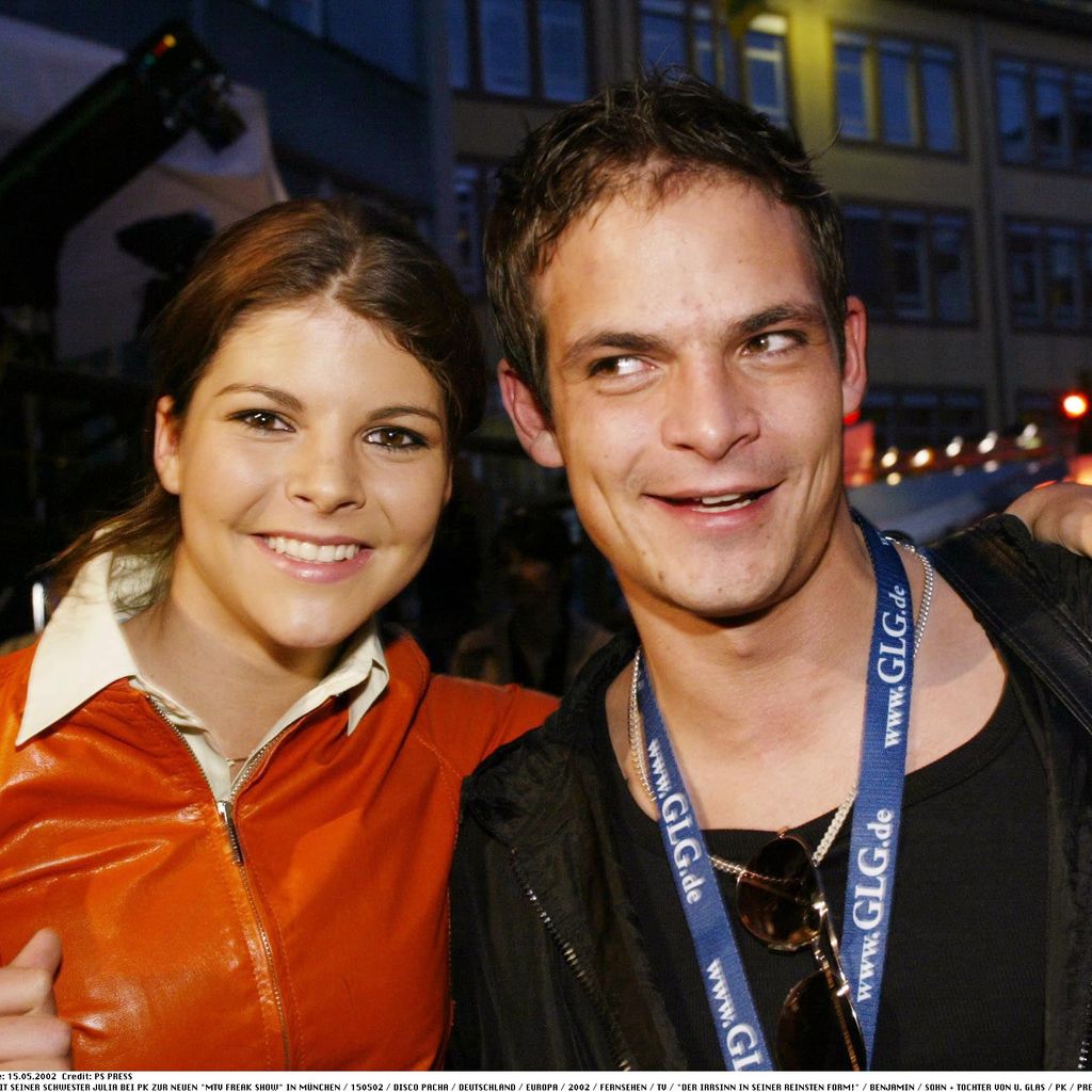 Ben Tewaag mit seiner Schwester Julia in München