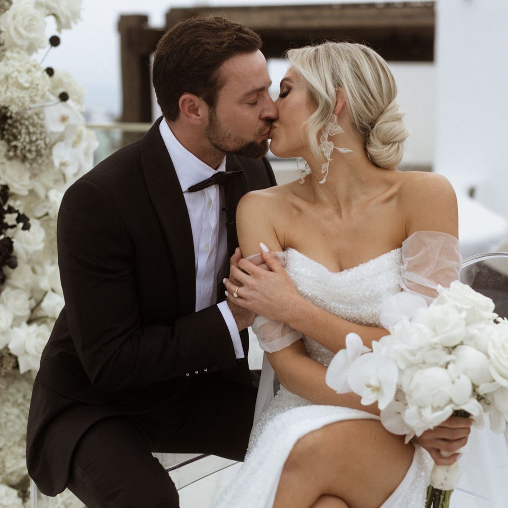 Ben und Sissi Melzer bei ihrer Hochzeit auf Santorini