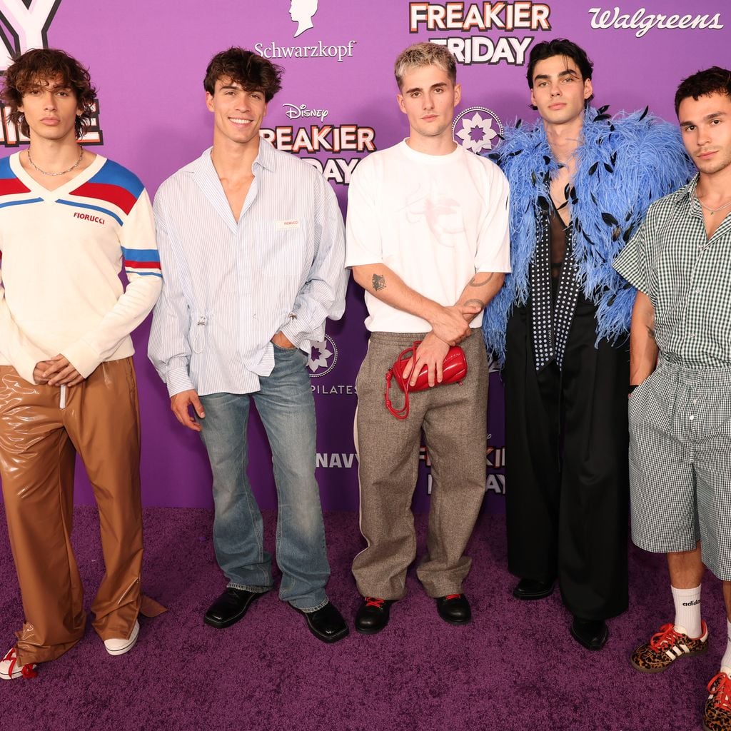 Bene Schulz, Tim Schaecker, Luis Freitag, Jacob Rott und Julien Brown bei der Premiere von Freakier Friday im El Capitan Theatre