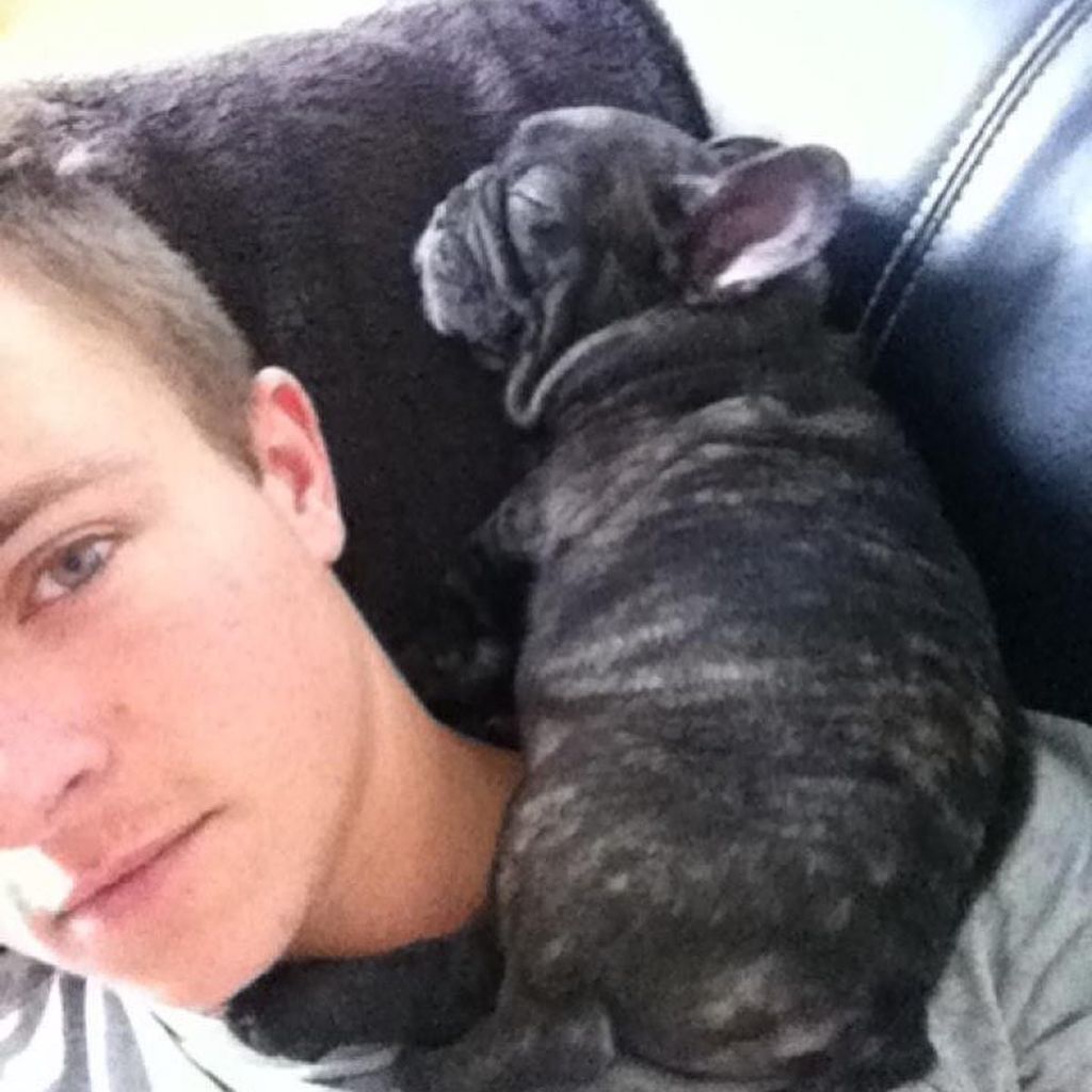 Benjamin Melzer mit seinem Hund Paco