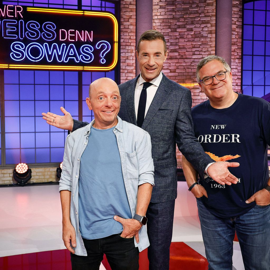 Bernhard Hoëcker, Kai Pflaume und Elton bei "Wer weiß denn sowas?"