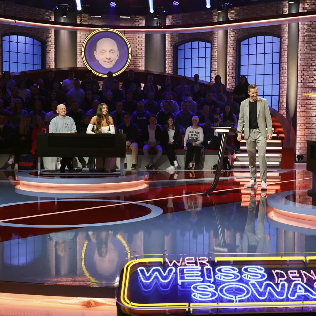 Bernhard Hoëcker, Tanja Makarić, Kai Pflaume, Julian Claßen und Elton bei "Wer weiß denn sowas?"