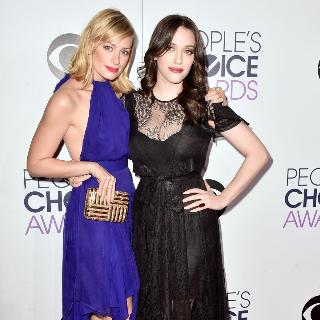 Beth Behrs und Kat Dennings