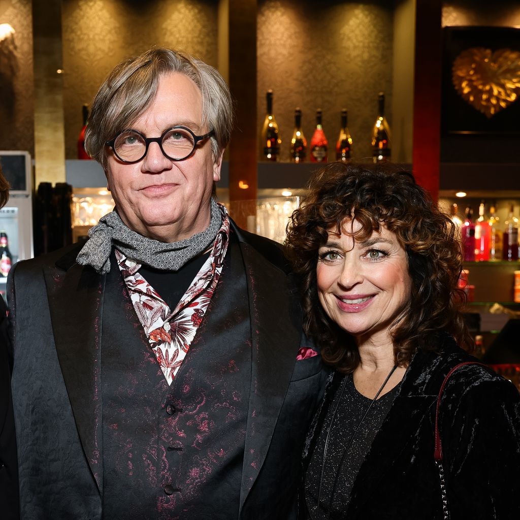 Bettina Böttinger, Hape Kerkeling und Isabel Varell bei der Aidshilfe Köln Charity-Gala in Köln im Musical Dome, anlässlich des Welt-Aids-Tags 2025