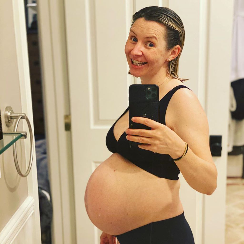 Beverley Mitchell während ihrer Schwangerschaft mit Mayzel