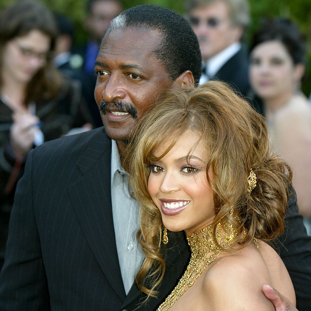 Beyoncé und ihr Vater Mathew Knowles bei der Grammy-Verleihung 2004