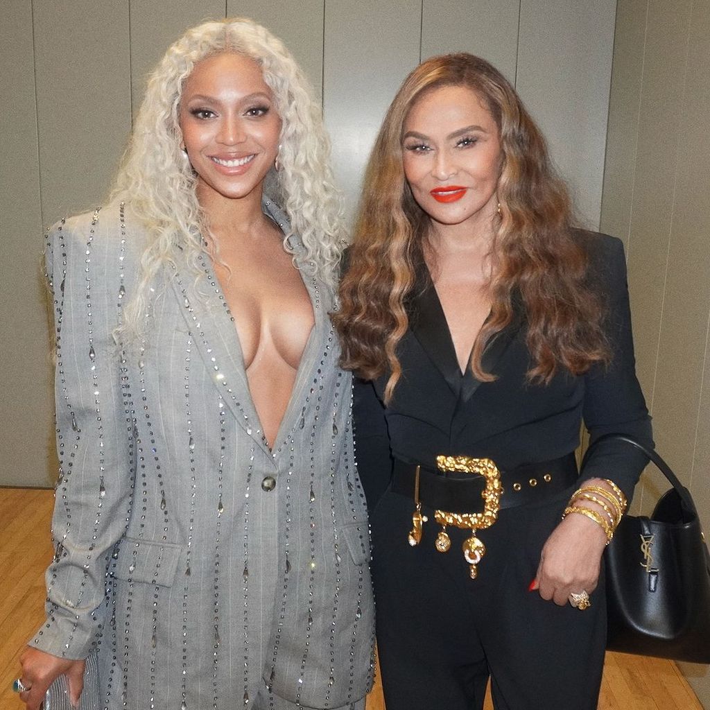 Sängerin Beyoncé mit ihrer Mutter Tina Knowles, Oktober 2024
