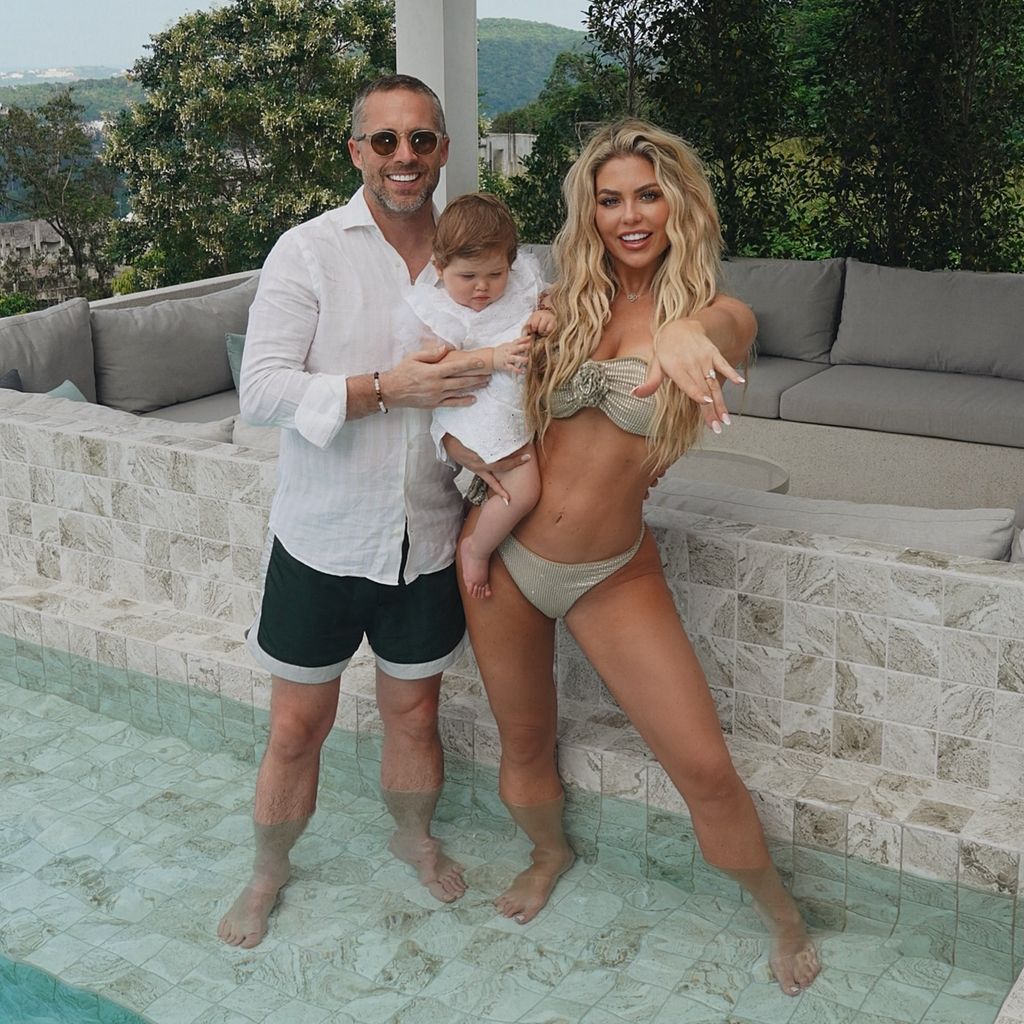 Bianca Gascoigne und Arron Wright mit ihrer Tochter Blake Sunshine, Dezember 2023
