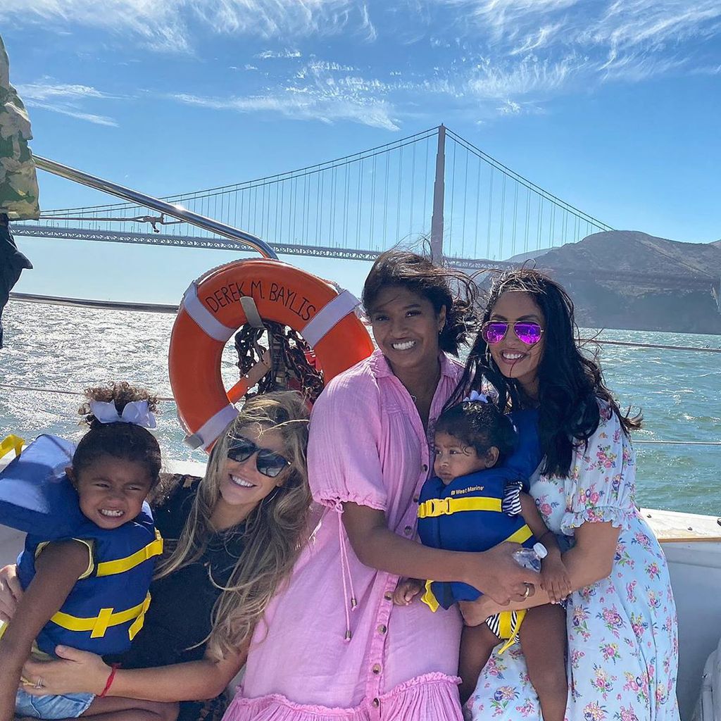 Bianka Bryant, Cat Gasol und Natalia, Capri und Vanessa Bryant
