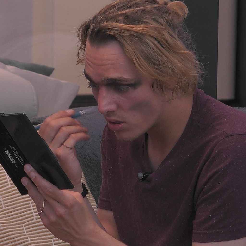 "Big Brother"-Kandidat Tim im Glashaus