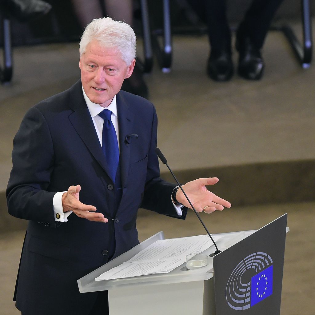 Bill Clinton beim Trauerakt für Helmut Kohl in Straßburg