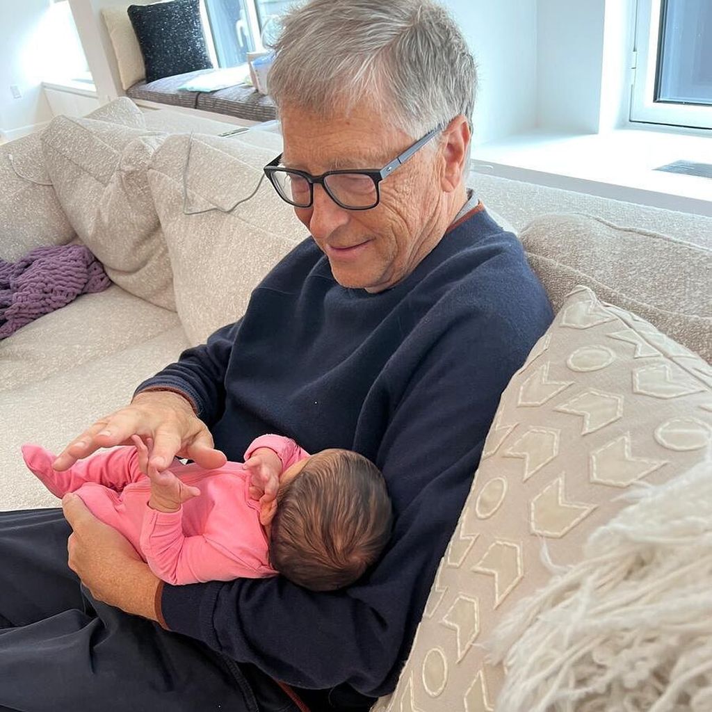 Bill Gates und sein erstes Enkelkind, April 2023