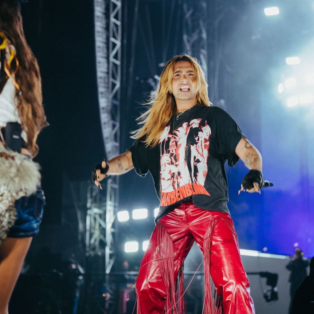 Bill Kaulitz auf der Bühne des Nina-Chuba Konzerts in Hamburg
