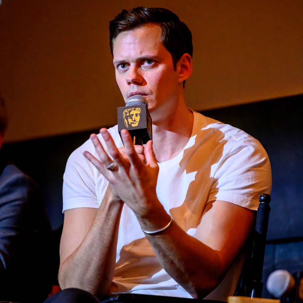 Bill Skarsgård spricht über "Nosferatu" bei einer Vorführung in New York City, Dezember 2024