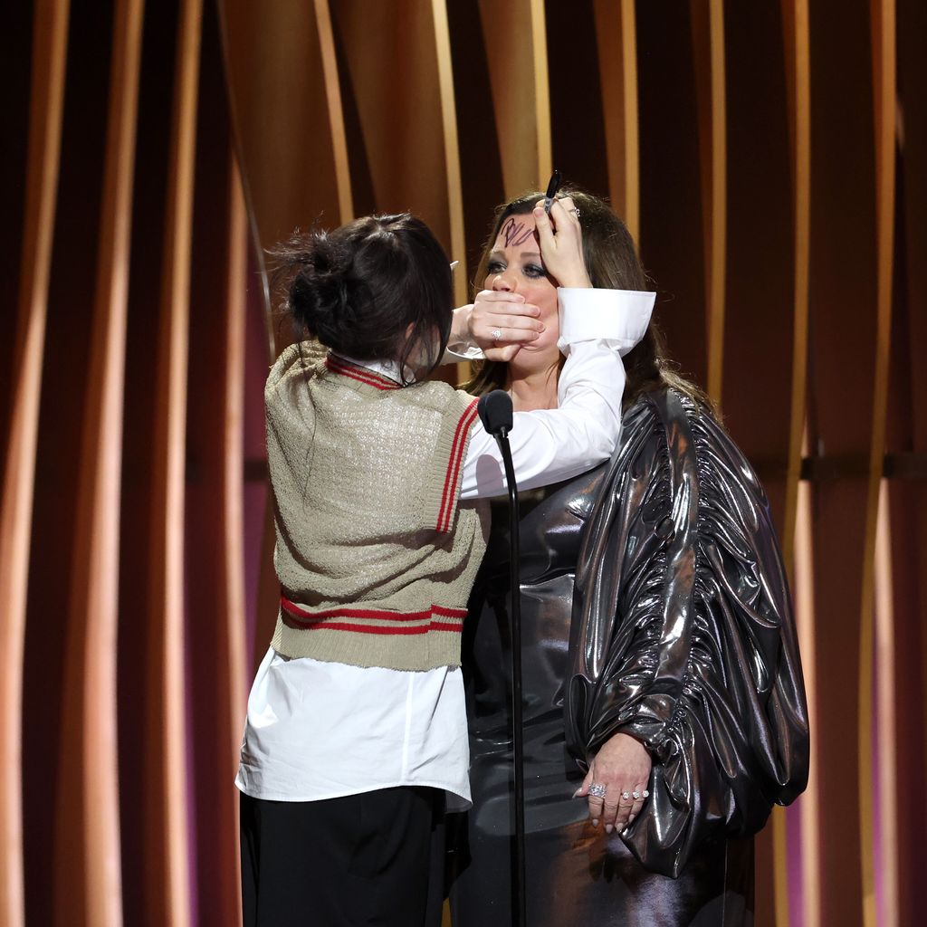 Billie Eilish und Melissa McCarthy bei den SAG Awards 2024