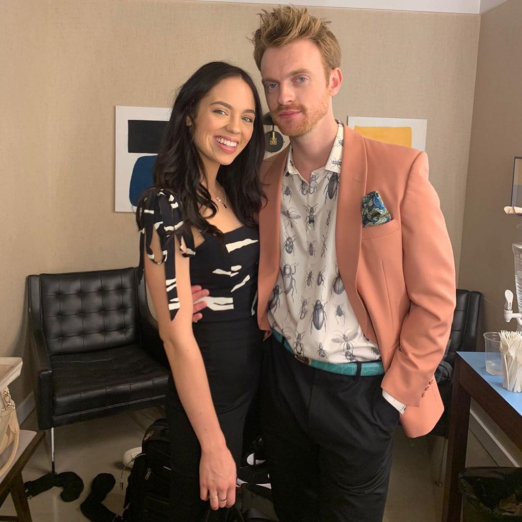 Billie Eilishs Bruder Finneas mit seiner Freundin Claudia
