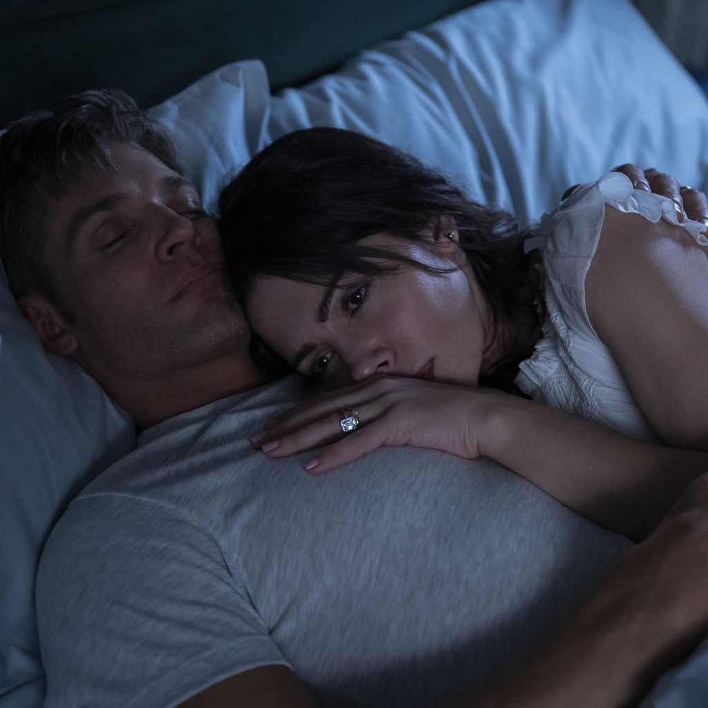 Billie (Sarah Shahi) und Cooper (Mike Vogel) in "Sex/Life"