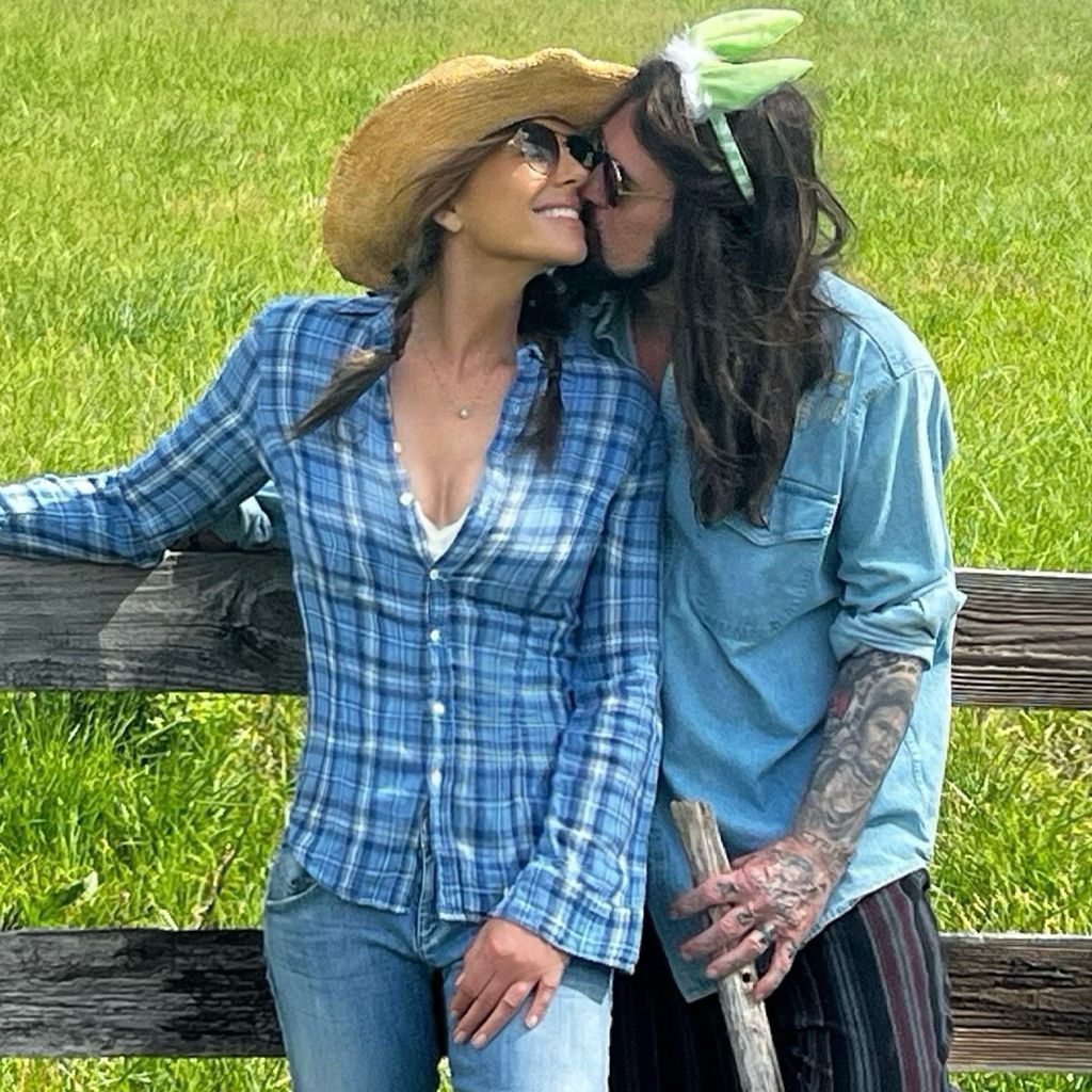 Elizabeth Hurley und Billy Ray Cyrus im April 2025