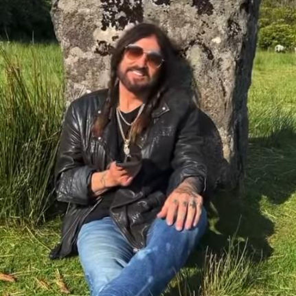 Billy Ray Cyrus, Sänger