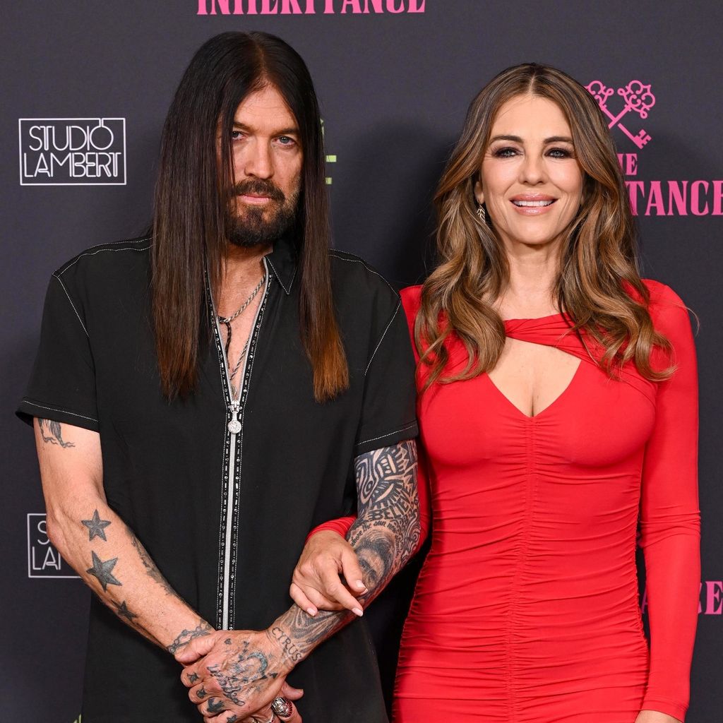 Billy Ray Cyrus und Elizabeth Hurley auf der Premiere von "The Inheritance", August 2025