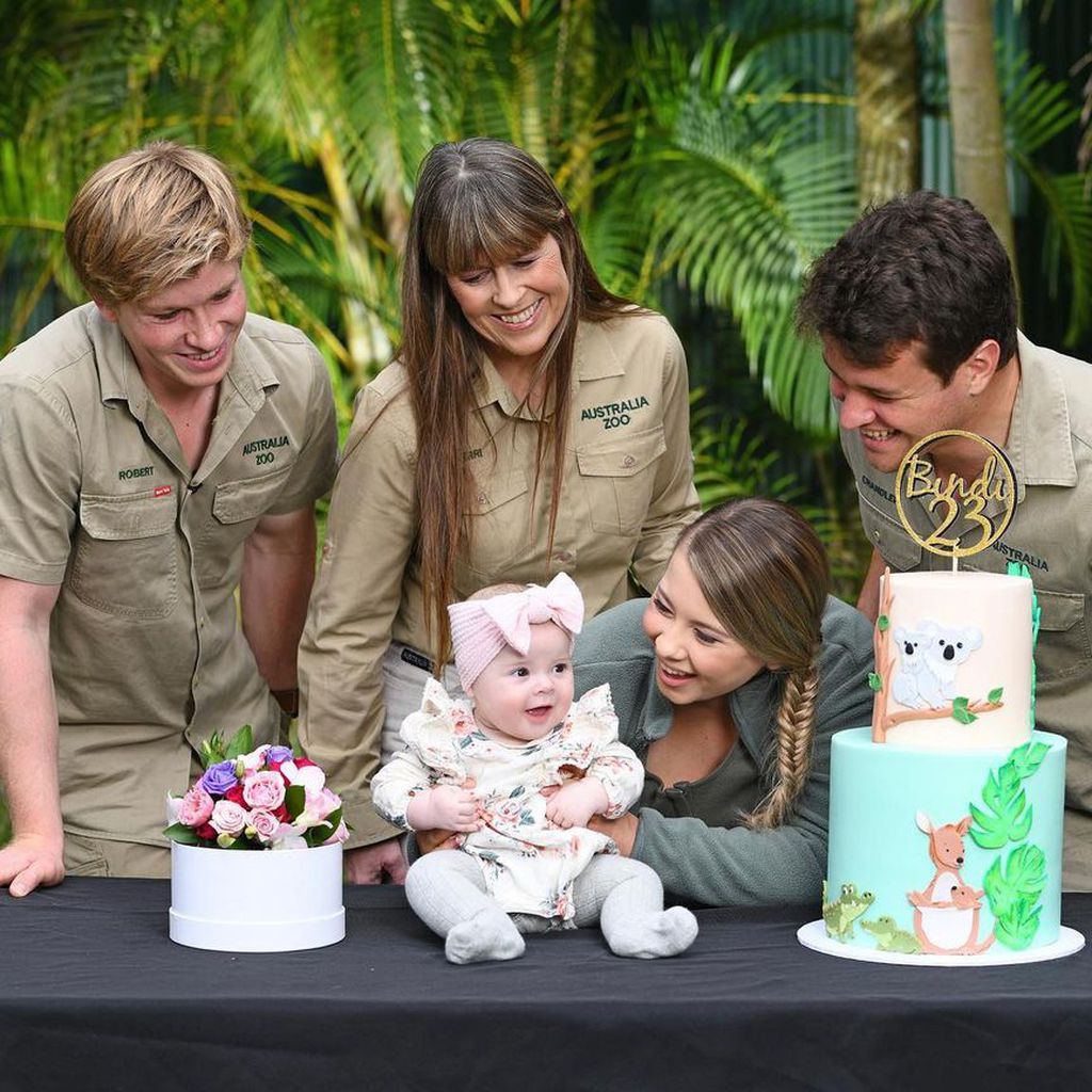 Robert, Terri, Bindi und Grace Irwin sowie Chandler Powell, Juli 2021