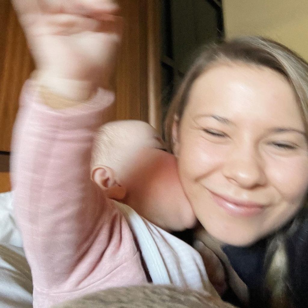 Bindi Irwin mit Tochter Grace Warrior