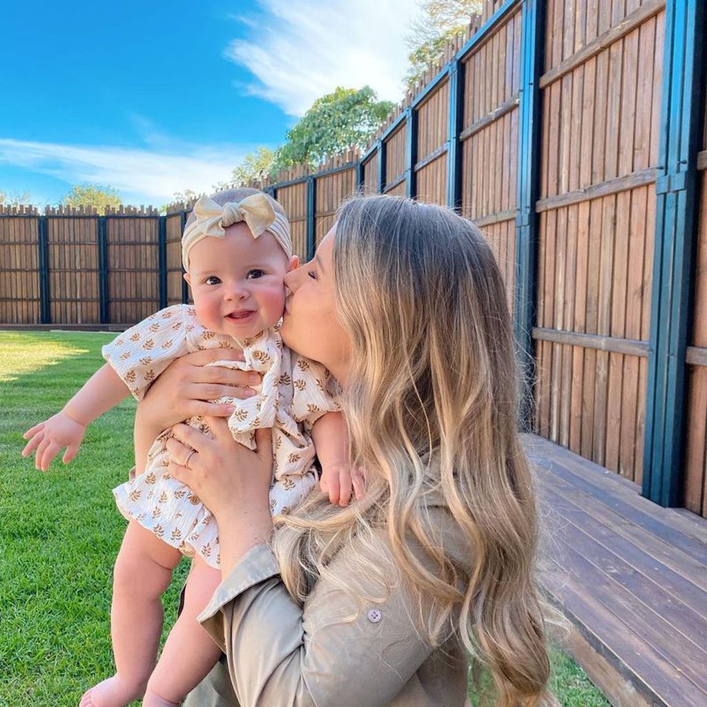 Bindi Irwin mit ihrer Tochter Grace Warrior
