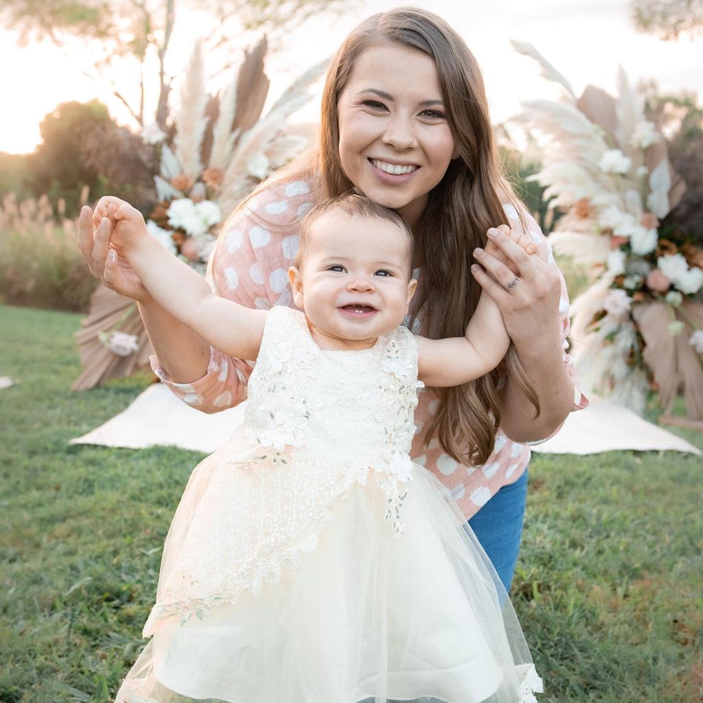 Bindi Irwin und ihre Tochter Grace