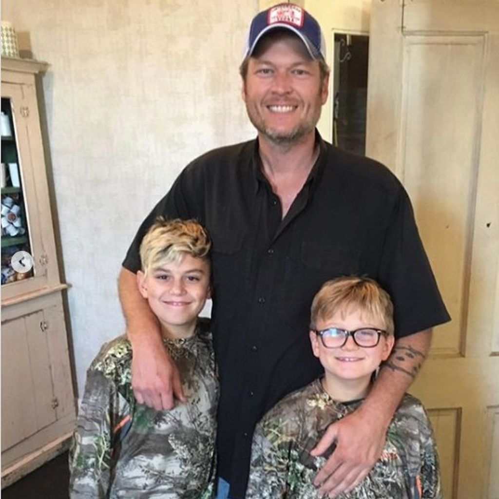 Blake Shelton mit Kingston und Zuma Rossdale