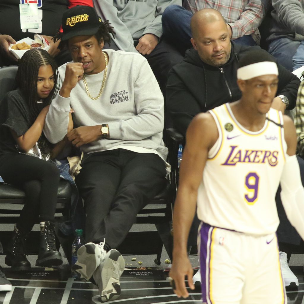 Blue Ivy und Jay-Z bei einem Basketballspiel der L.A. Lakers