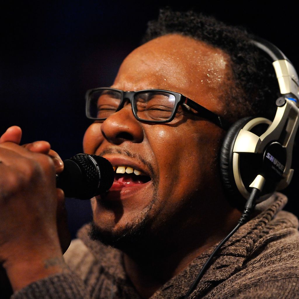 Bobby Brown bei einem Radio-Auftritt in Washington