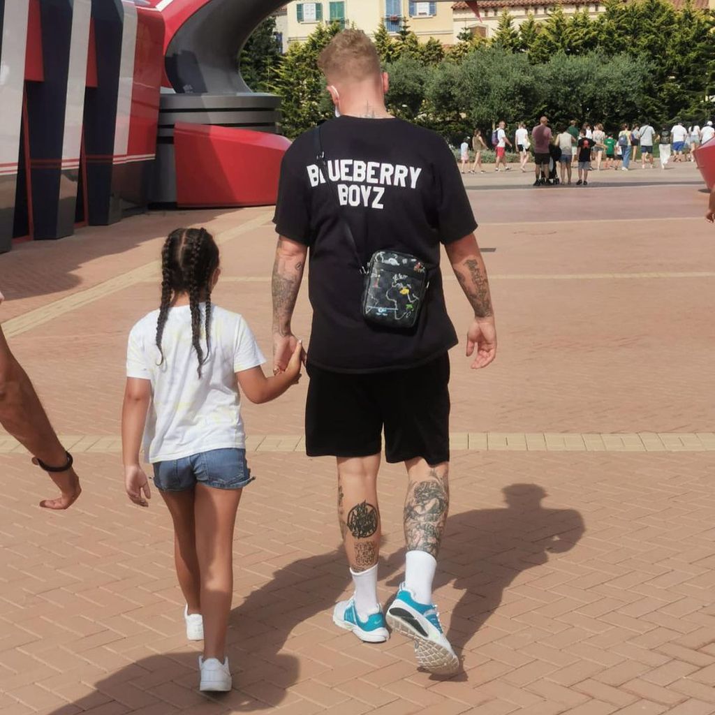 Bonez MC mit seiner Tochter