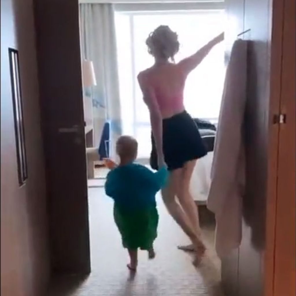 Bonnie Strange und ihre Tochter Goldie im Januar 2021