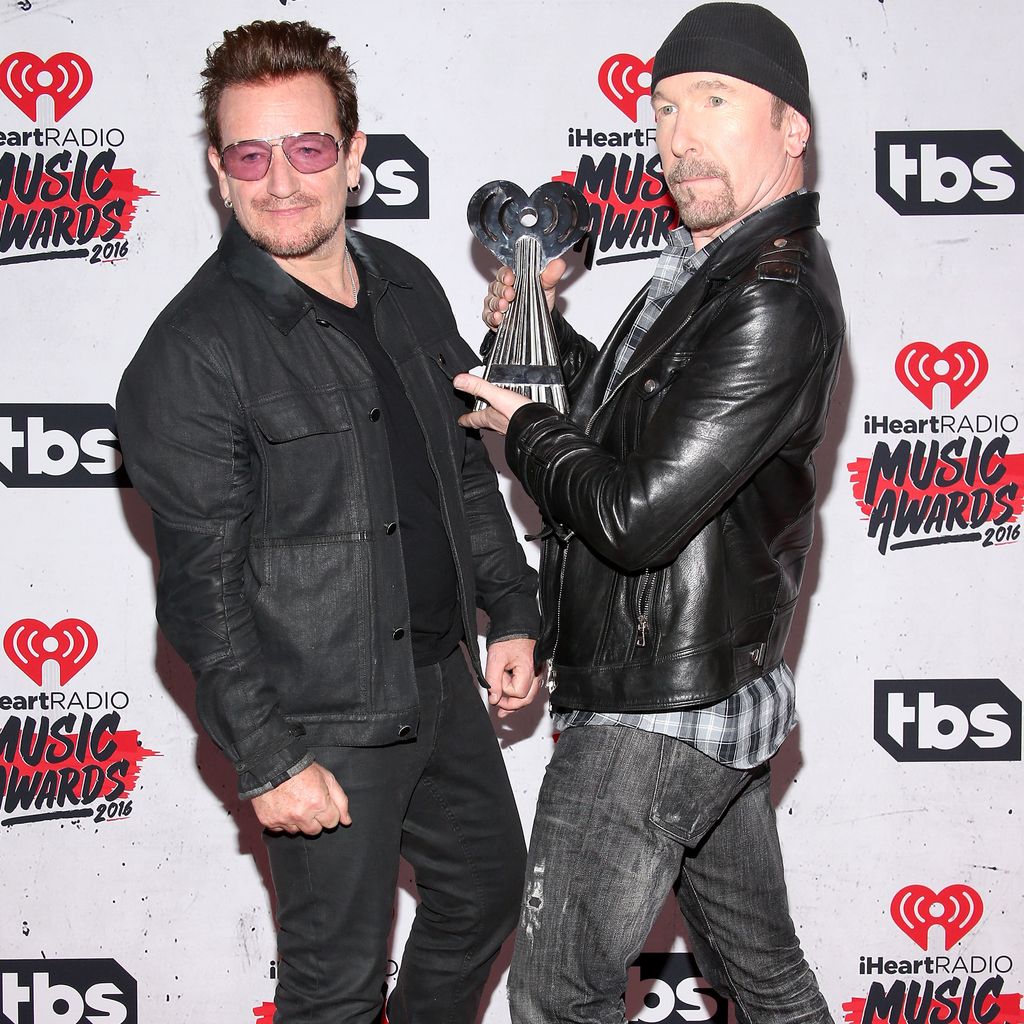 Bono und The Edge von U2 bei den "iHeart Radio Music Awards" in Los Angeles