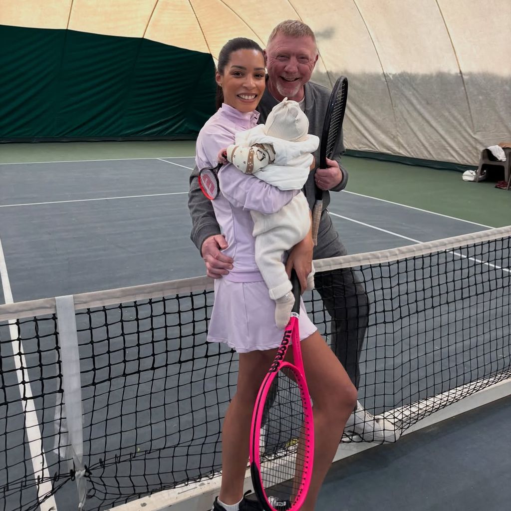 Boris Becker beim Tennisspielen mit Ehefrau Lilian und Baby Zoë