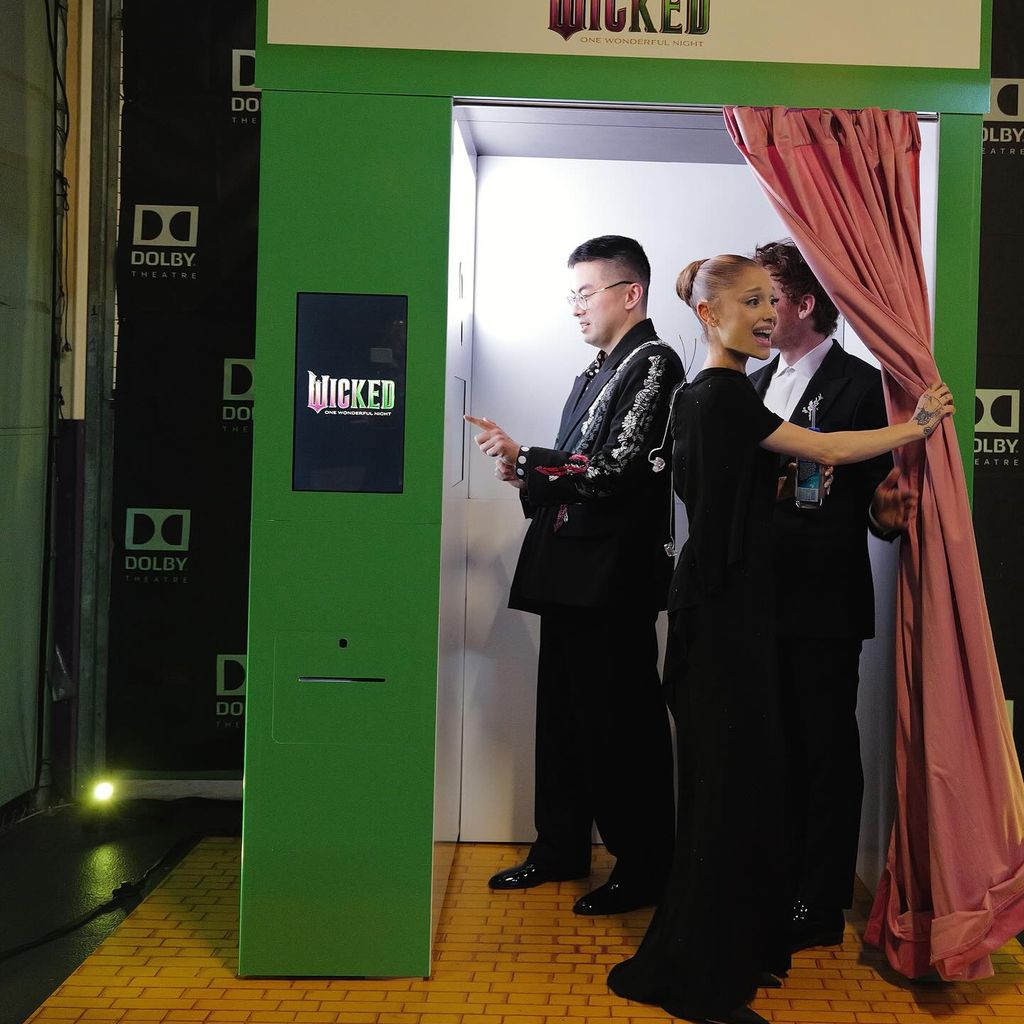 Bowen Yang, Ariana Grande und Ethan Slater, November 2025